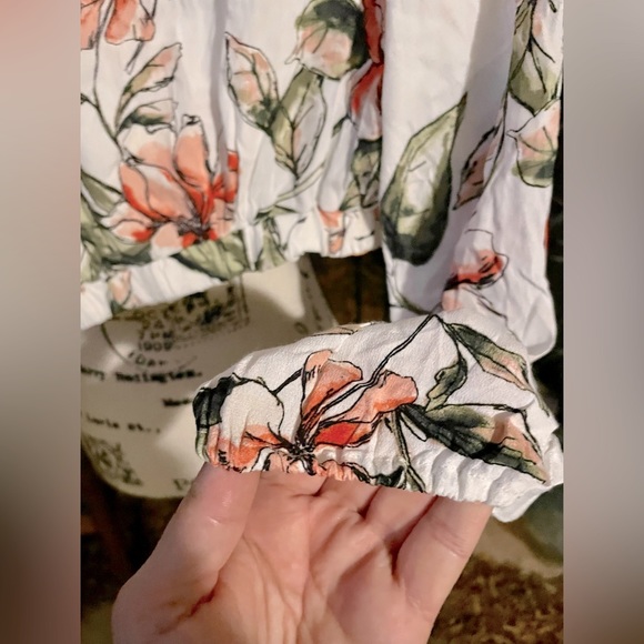 New Guess Long Sleeve Karlotta Blushing Azalea Floral Print Faux Wrap CropTop XS - Picture 9 of 16